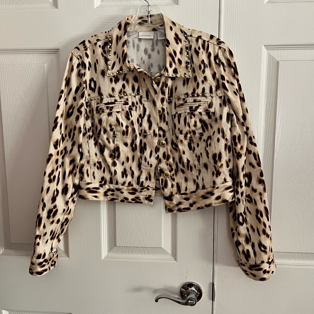 Chico’s leopard print jacket size excellent condition. Worn max 3 times